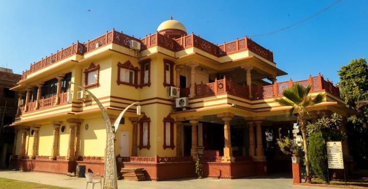 Hotel Siddhartha Palace Ahmedabad Eksteriør billede