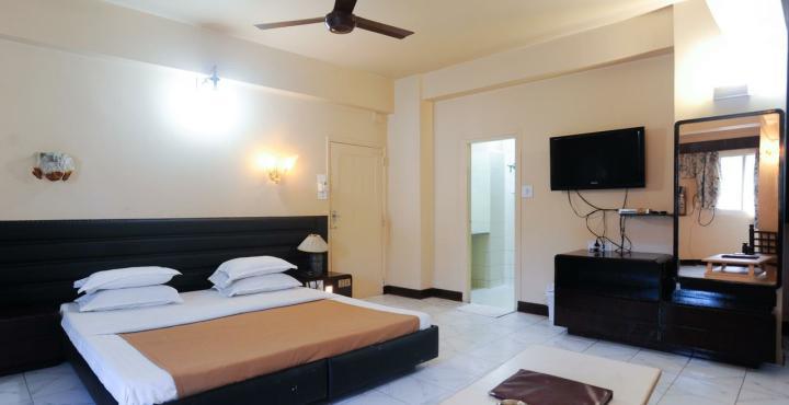 Hotel Siddhartha Palace Ahmedabad Eksteriør billede
