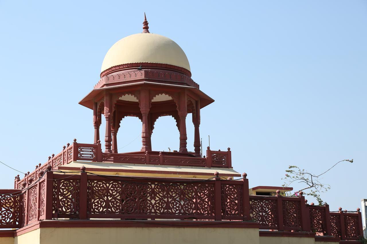 Hotel Siddhartha Palace Ahmedabad Eksteriør billede
