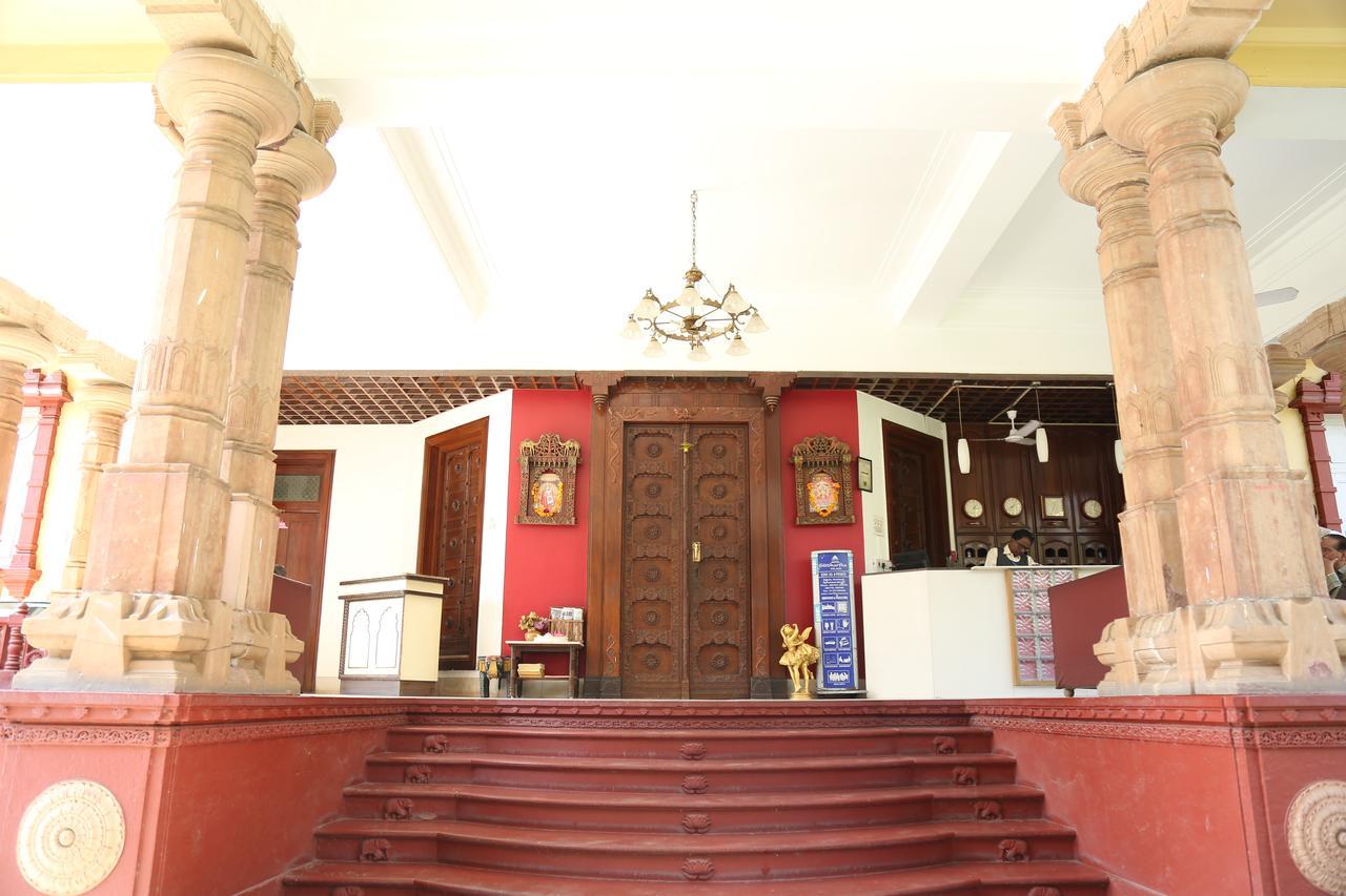 Hotel Siddhartha Palace Ahmedabad Eksteriør billede