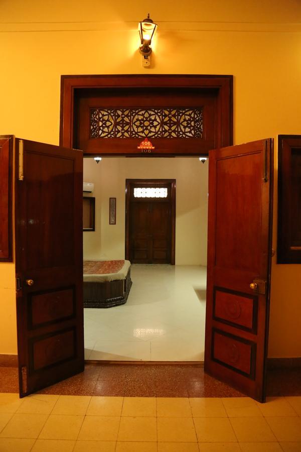 Hotel Siddhartha Palace Ahmedabad Eksteriør billede