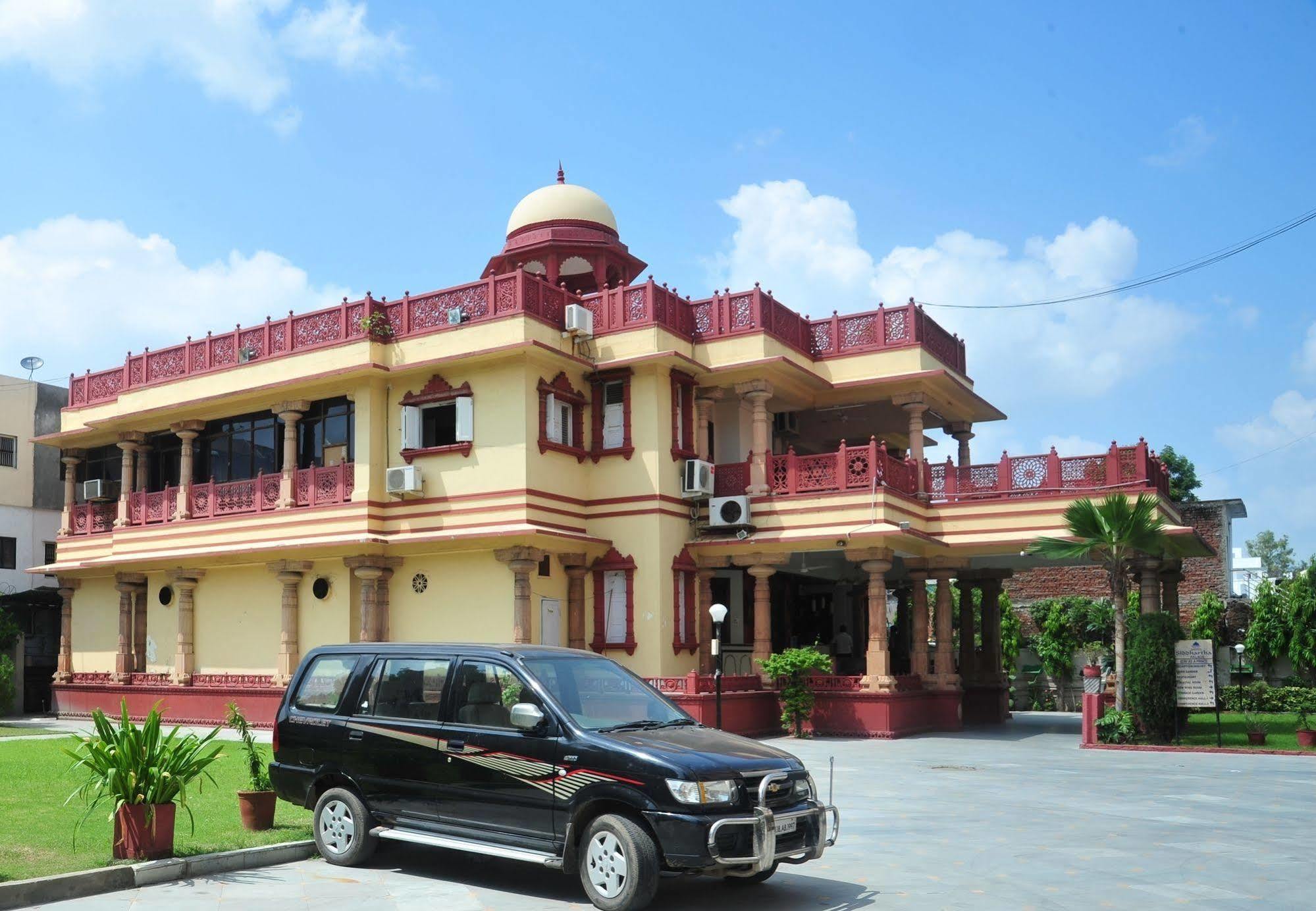 Hotel Siddhartha Palace Ahmedabad Eksteriør billede
