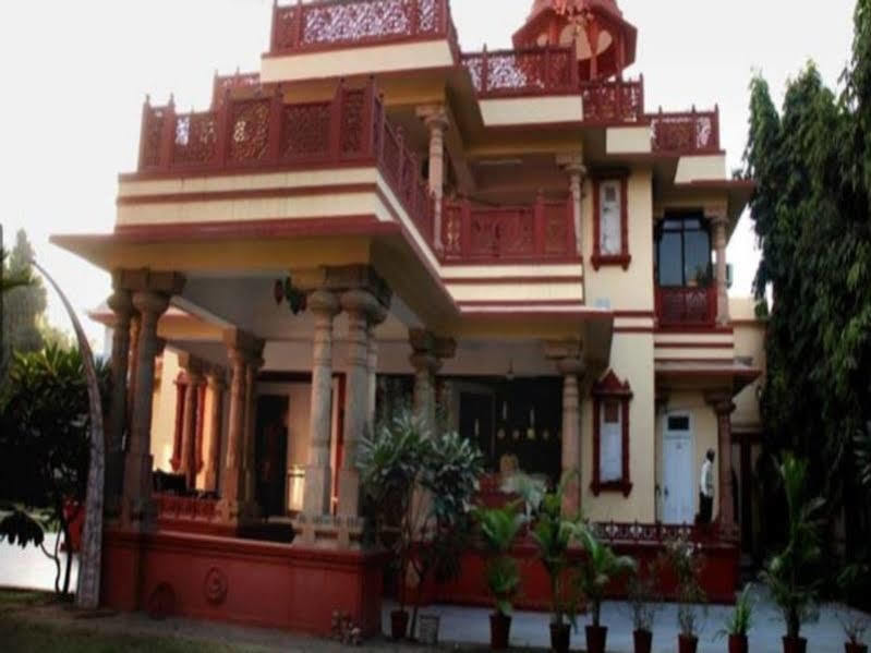 Hotel Siddhartha Palace Ahmedabad Eksteriør billede